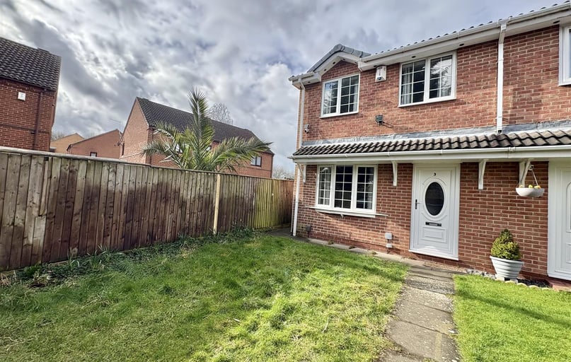 Osprey Close, Clifton, Nottingham - Image 1